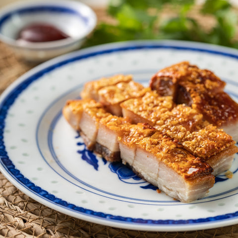 「冷凍商品」文記シュウヨ(皮付き豚バラ肉の焼物)